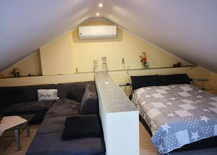 Ueber Den Daechern Von